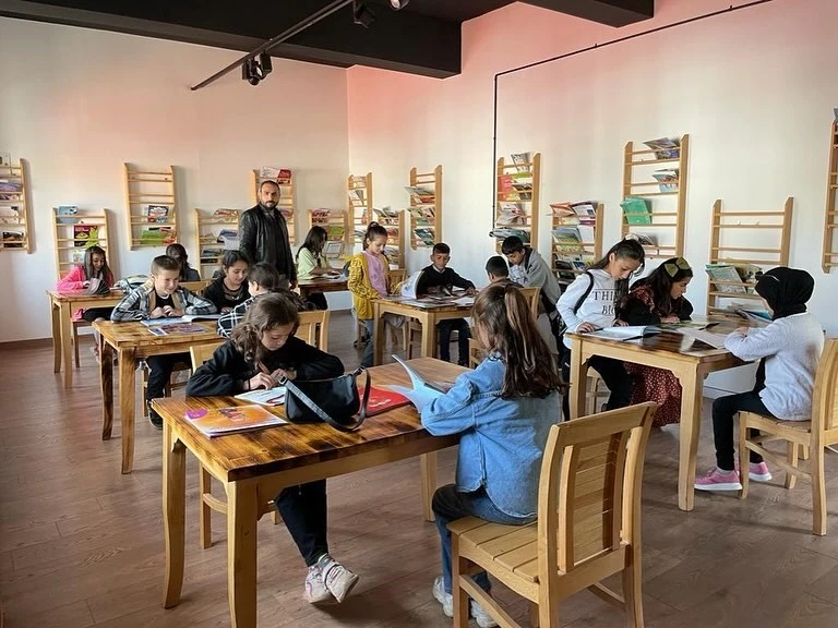 Muş’ta öğrenciler tarihi mekânları gezdi
