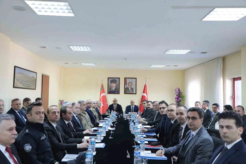 Ticaret Bakan Yardımcısı Uçarmak, Gürbulak Sınır Kapısı’nda incelemede bulundu
