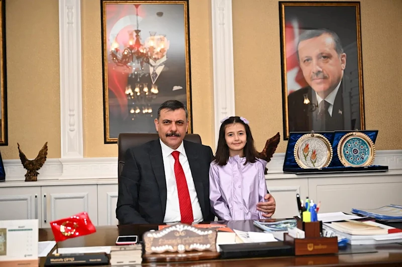 Minik Lina’dan Vali’ye başarı sözü
