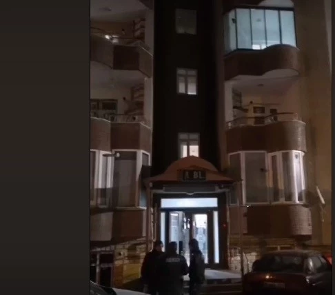 Erzurum’da bir öğretmen eşini ve kızını bıçaklayarak öldürdü
