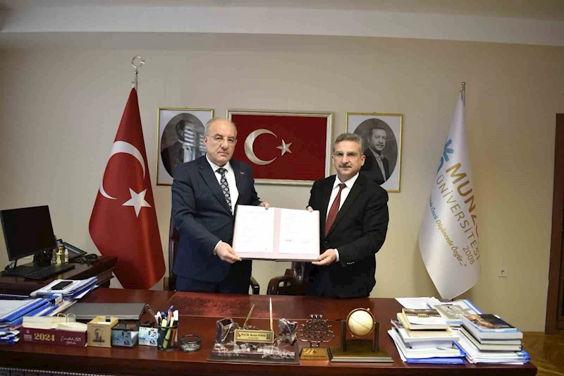 Munzur Üniversitesi reyhan fidanlarını vatandaşlara ücretsiz dağıtacak
