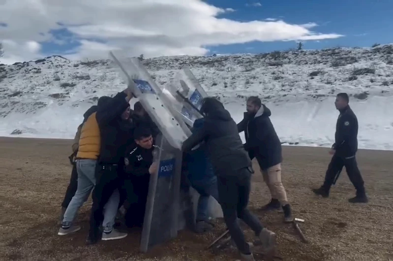 Erzurum’da polisin tatbikatı gerçeği aratmadı
