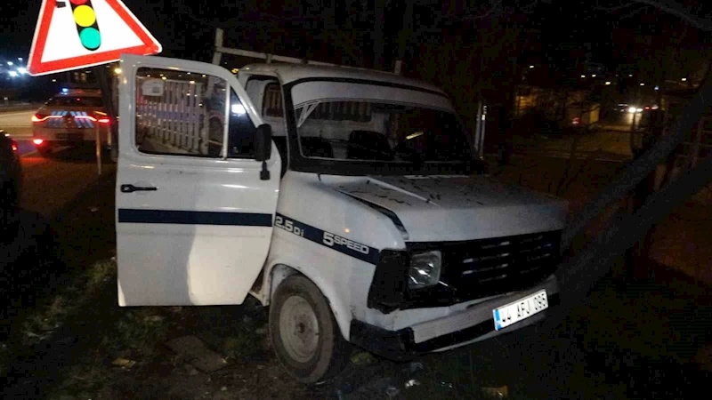 Malatya’da “dur” ihtarına uymayan araç kaza yaptı

