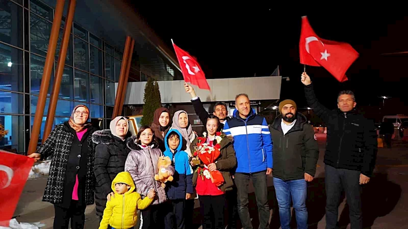 Dünya ikincisi özel sporcuya coşkulu karşılama

