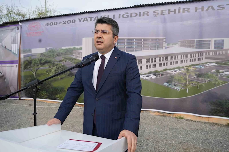 Sağlık Bakan Yardımcısı Kırbıyık, Iğdır Şehir Hastanesi inşaat alanında incelemede bulundu
