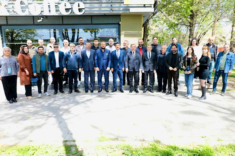 Vali Aydoğdu gazetecilerle bir araya geldi

