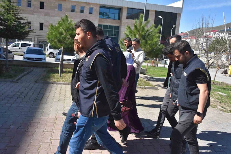 ‘Bombacı Mülayim’ ve kendisine bilgi veren 2 polis adliyeye sevk edildi
