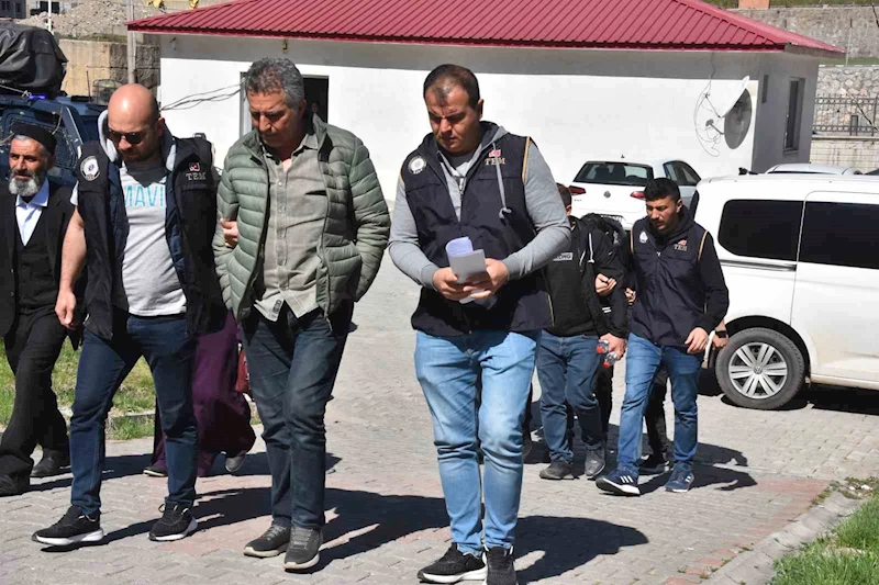 Emniyet verilerini paylaşan polis tutuklandı
