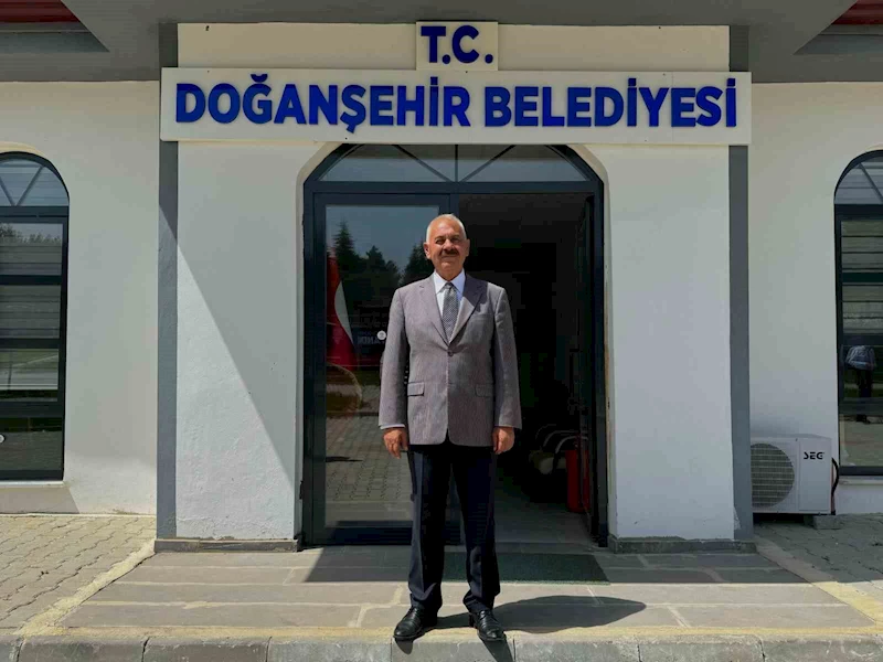 Doğanşehir Belediyesi tabelasına T.C. ibaresi eklendi
