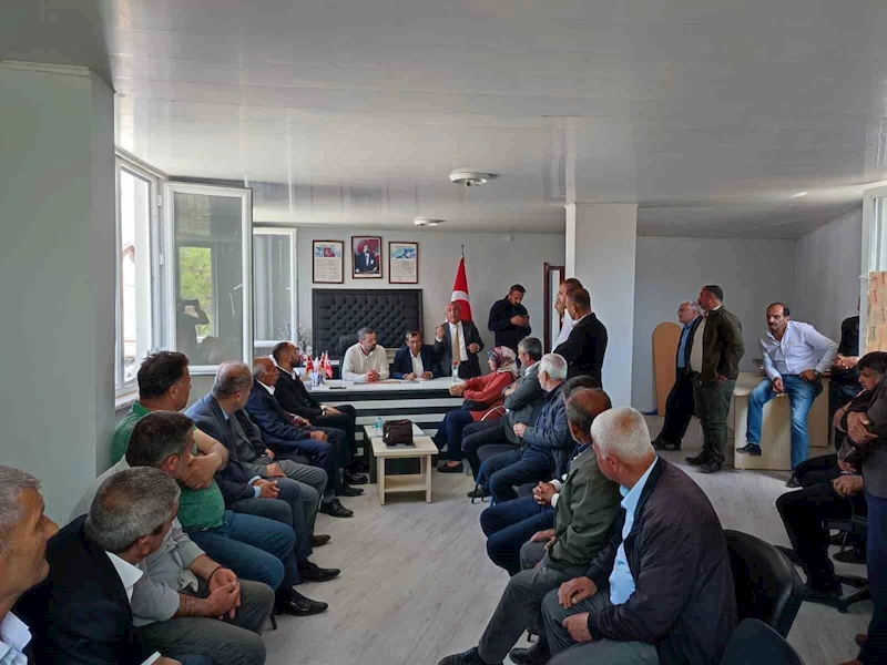 Akçadağ Muhtarlar Derneği Başkanlığına Eyüp Gönültaş seçildi
