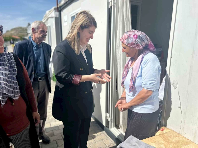 AK Partili Ölmeztoprak’tan konteyner kente ziyaret
