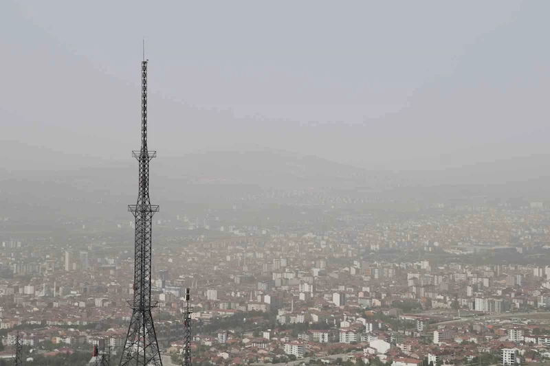 Elazığ’da toz bulutu etkili oldu
