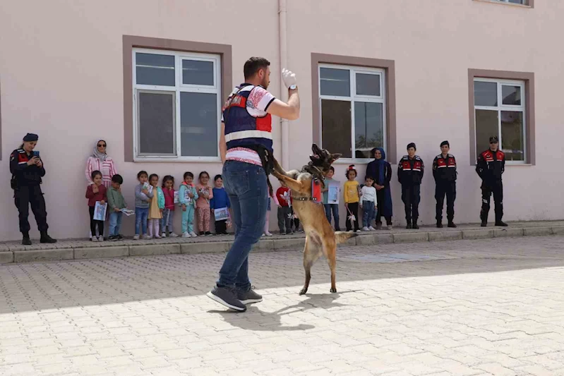 Jandarmanın 185’inci kuruluş yıldönümünde çocuklara özel etkinlik
