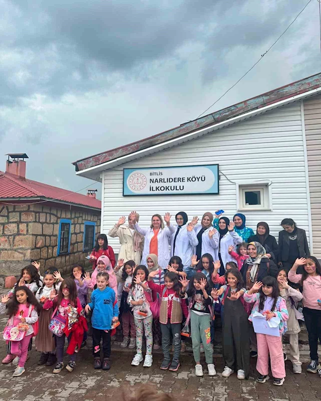 Köy okullarındaki kız çocuklarına yönelik saç kesimi yapıldı
