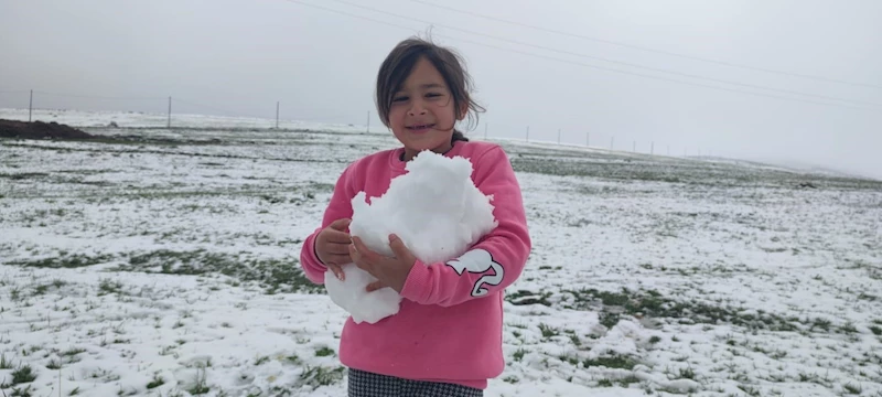 Aşkale’ye kış geri geldi
