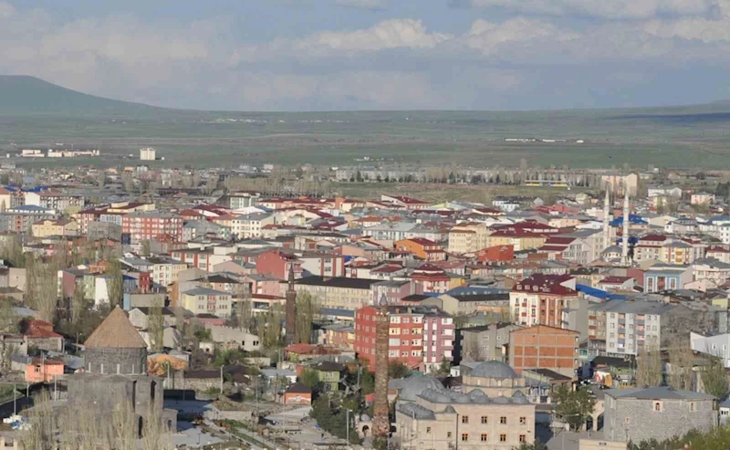 Kiraların el yaktığı Kars’ta 230 konut satıldı

