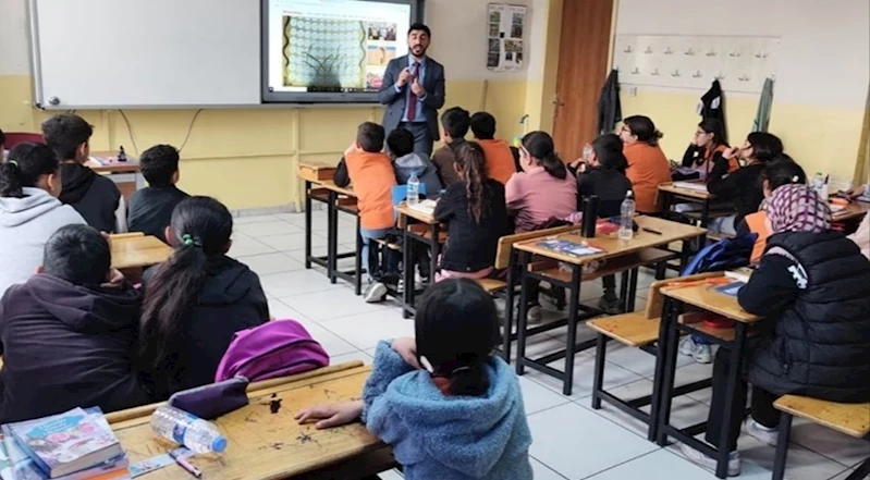 Özalp’te öğrencilere 