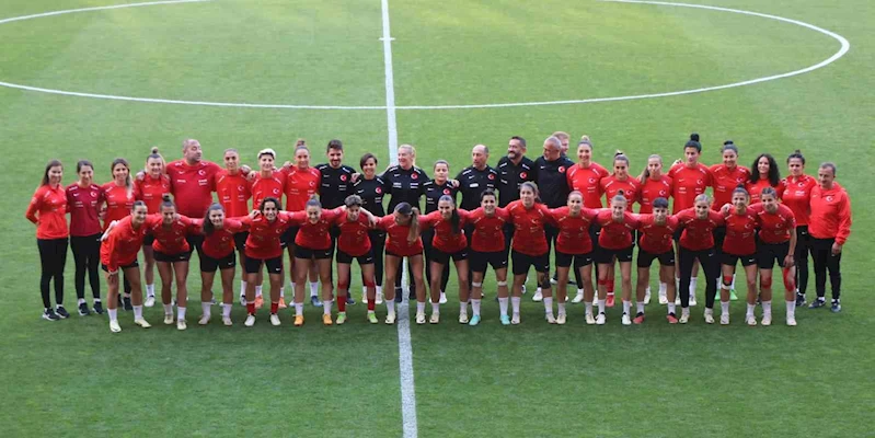 Necla Güngör Kıragası: “Azerbaycan mücadelesi; hayallerimiz doğrultusunda çok büyük önem arz ediyor”

