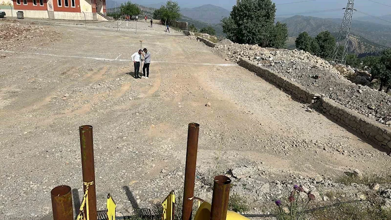 Anadağ köyündeki 24 sınıflı okul binasının yapımına başlandı
