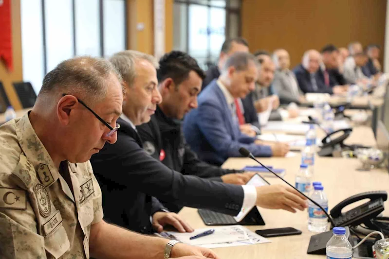 Erzincan’da yürütülen projeler ve devam eden çalışmalar hakkında toplantı düzenlendi
