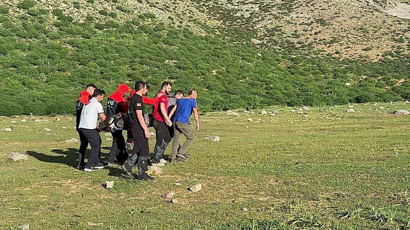 Attan düşen kadın helikopterle hastaneye kaldırıldı
