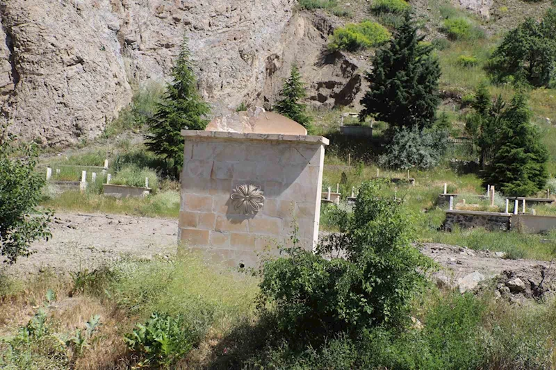 Belediye’den mezarlıklara çeşme hizmeti
