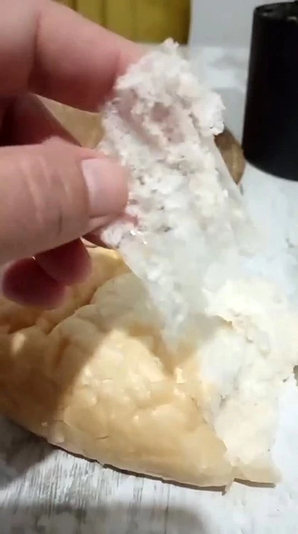 Yemek için aldı, içinden çıkanı görünce şikayete koştu
