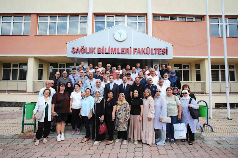 Aynı pozu 42 yıl sonra yeniden verdiler
