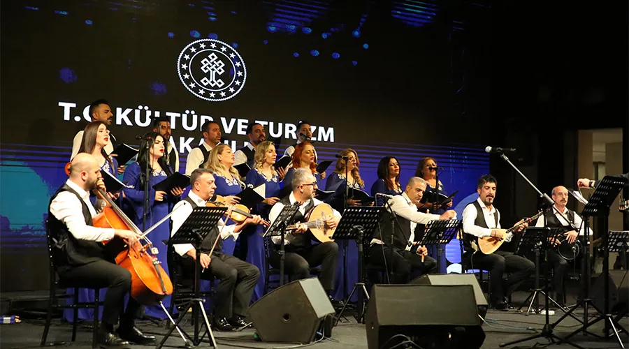 Van Kültür Yolu Festivali Tüm Coşkusuyla Devam Ediyor