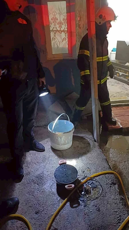 Kars’ta ocak üstünde unutulan tencere itfaiyeyi alarm geçirdi

