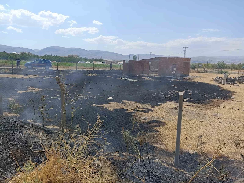 Darende’de arazi yangını
