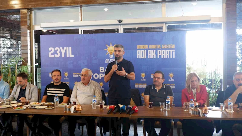 AK Parti Erzurum teşkilatı basınla buluştu
