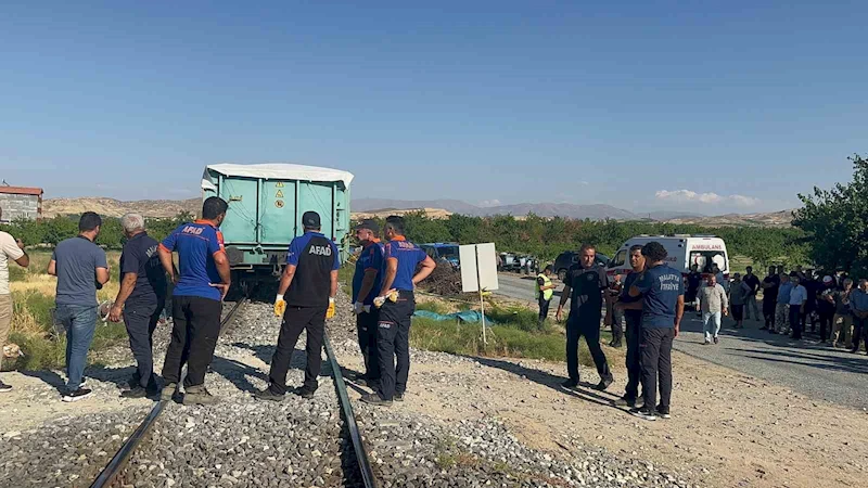 Malatya’da yük treni faciası: 3 ölü, 1 ağır yaralı
