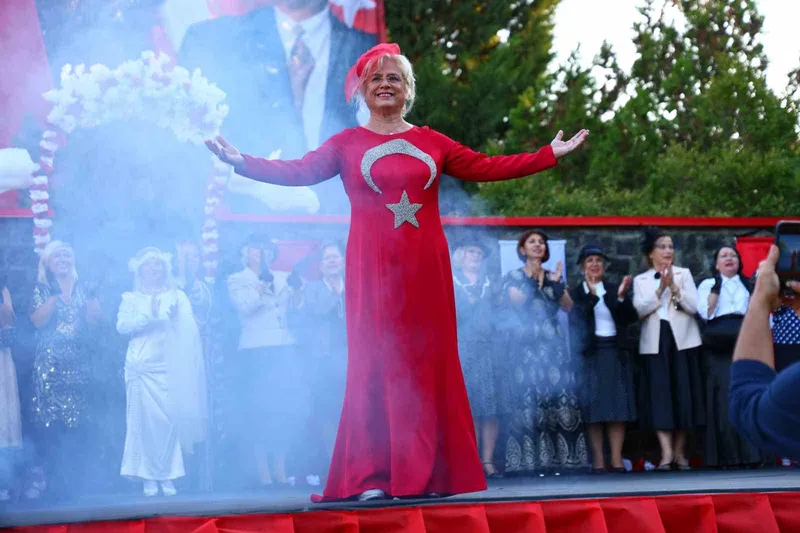 70’inden sonra podyuma çıktılar, Cumhuriyetin zerafetini yansıttılar
