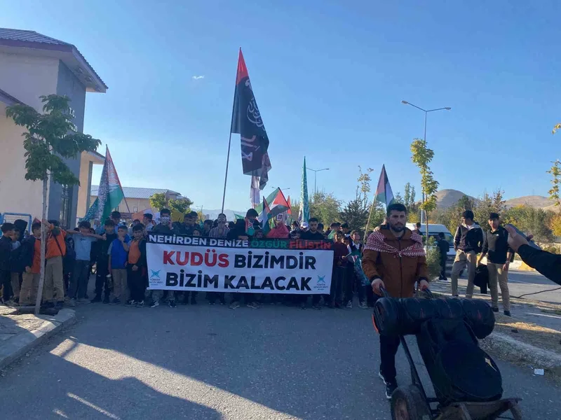 Ağrı’da Gazze ve Aksa Tufanı’na destek yürüyüşü düzenlendi
