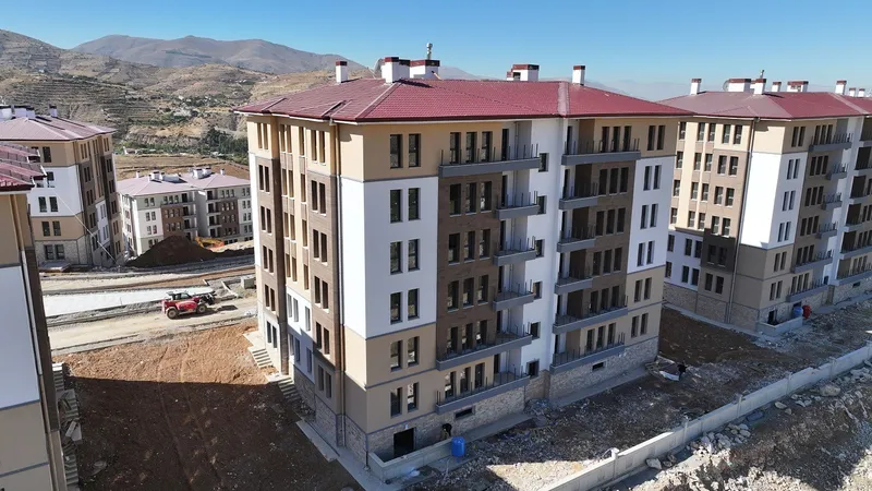 Başkan Geçit’in söz verdiği Duzdaşı konutları teslim aşamasına geldi

