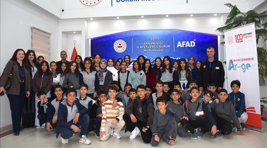 Van’da Öğrencilere Afet Bilinci Eğitimi: 14 Yıl Önceki Depremlerden Ders Alınıyor