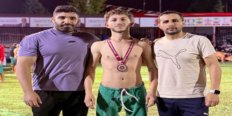 Hakkârili Bedirhan Durğun Türkiye üçüncüsü oldu
