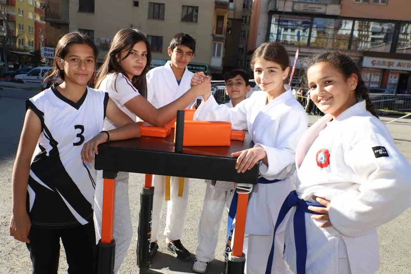 Cumhuriyet coşkusu sporla buluştu
