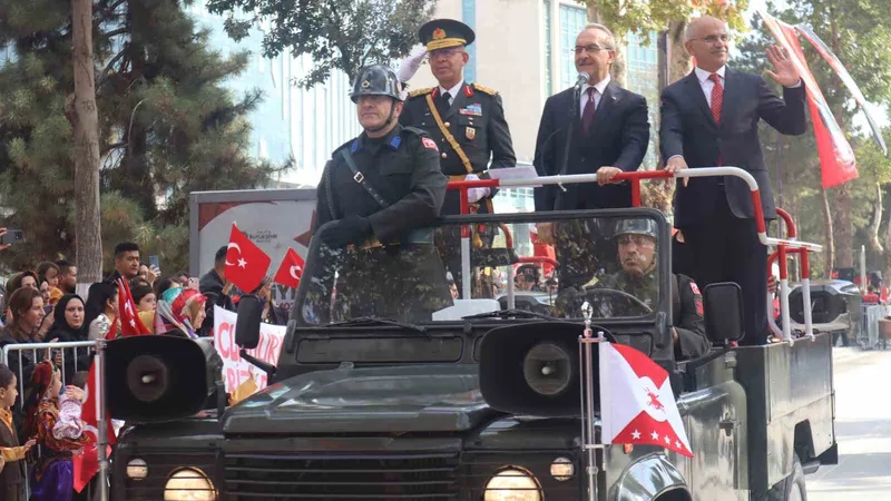 Cumhuriyetin 102.yılı Malatya’da törenle kutlandı
