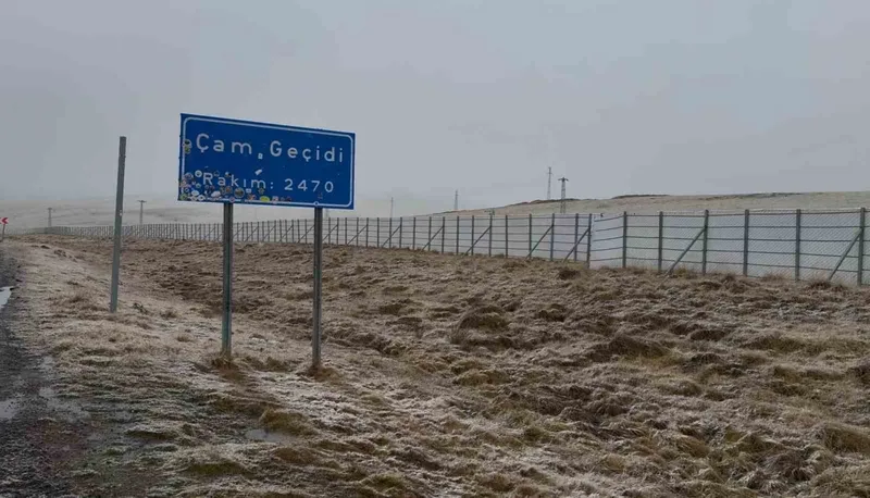 2470 rakımlı Sahara Geçidi’nde kar yağışı başladı
