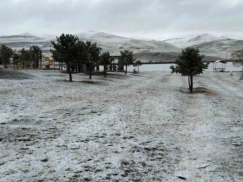 Karayazı’da karla gelen güzellik
