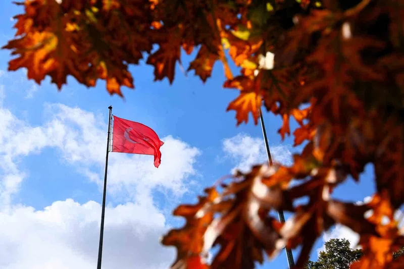 Elazığ’da 4 bin yıllık mahalle sonbaharda görenleri mest ediyor

