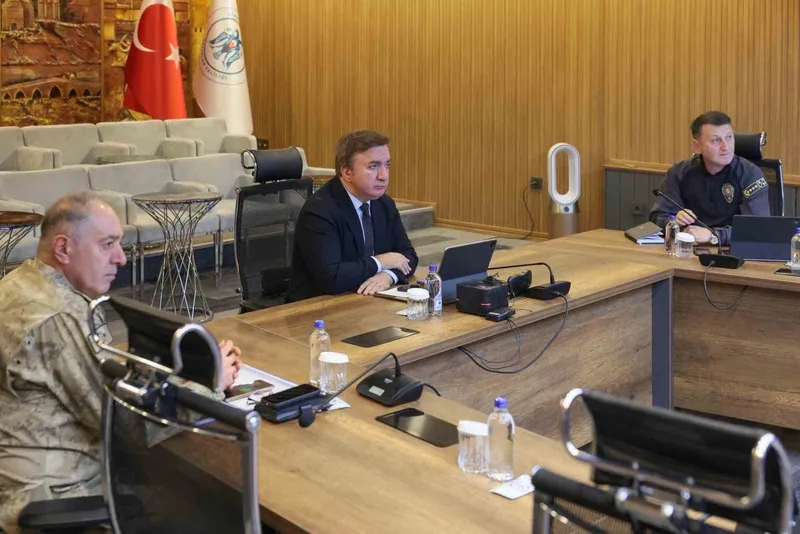 Vali Aydoğdu, İçişleri Bakanı Yerlikaya’nın başkanlığındaki VKS toplantısına katıldı
