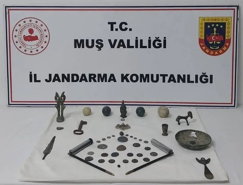 Muş’ta tarihi eser operasyonu: Çok sayıda obje ele geçirildi
