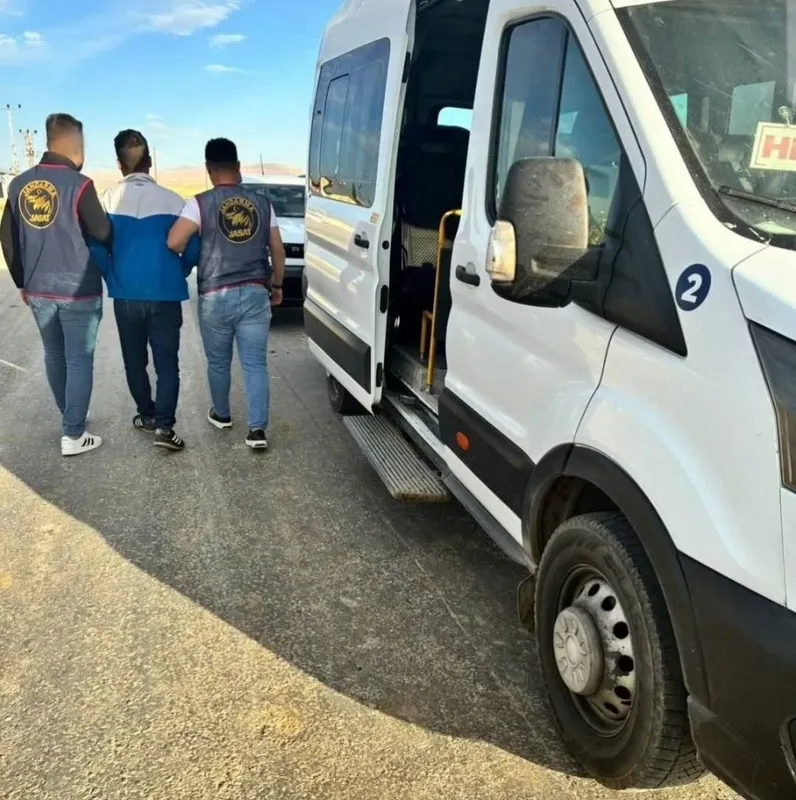 Jandarma aranan 115 şahsı yakaladı
