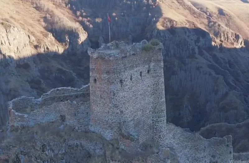 Tarihi Şeytan Kalesi havadan görüntülendi
