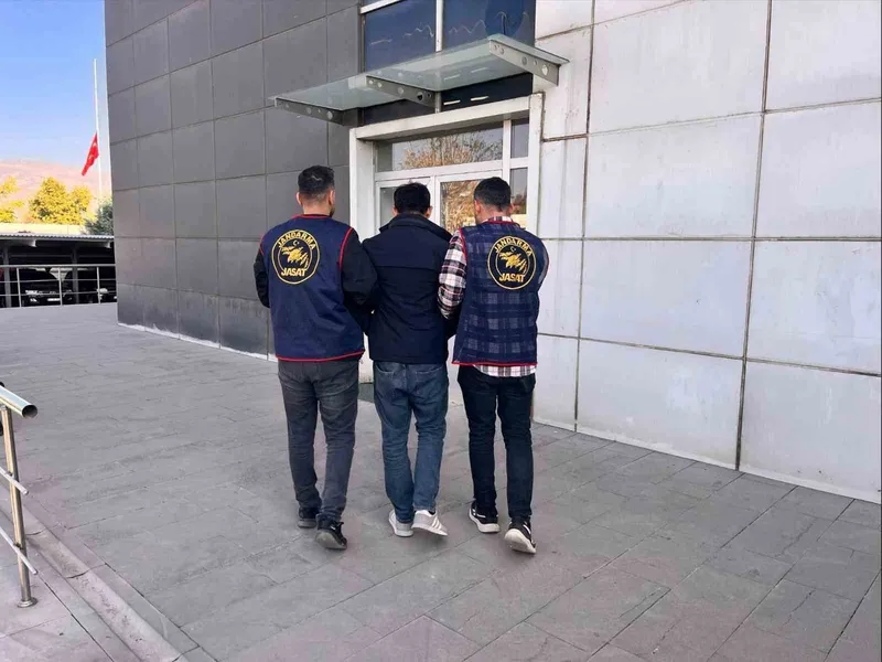Bingöl’de 9 yıl 10 ay kesinleşmiş hapis cezası bulunan şahıs yakalandı
