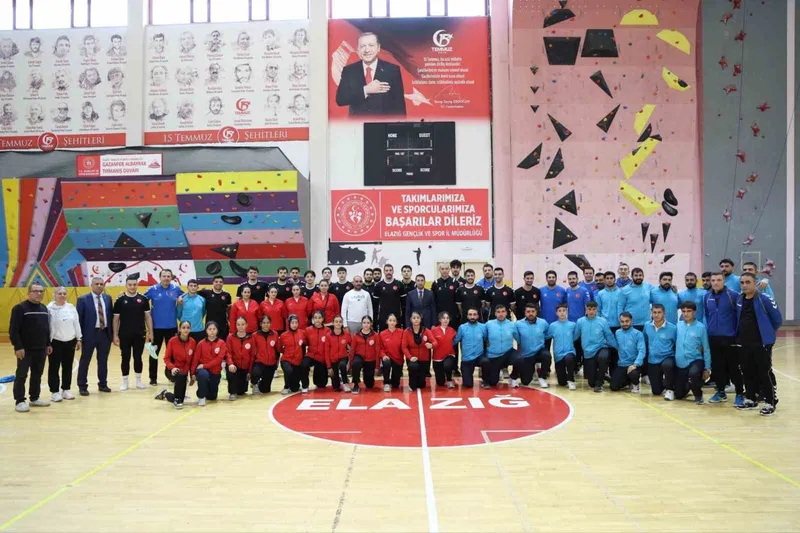 Elazığ hentbolu Türkiye gündeminde: 14 sporcudan ulusal başarı
