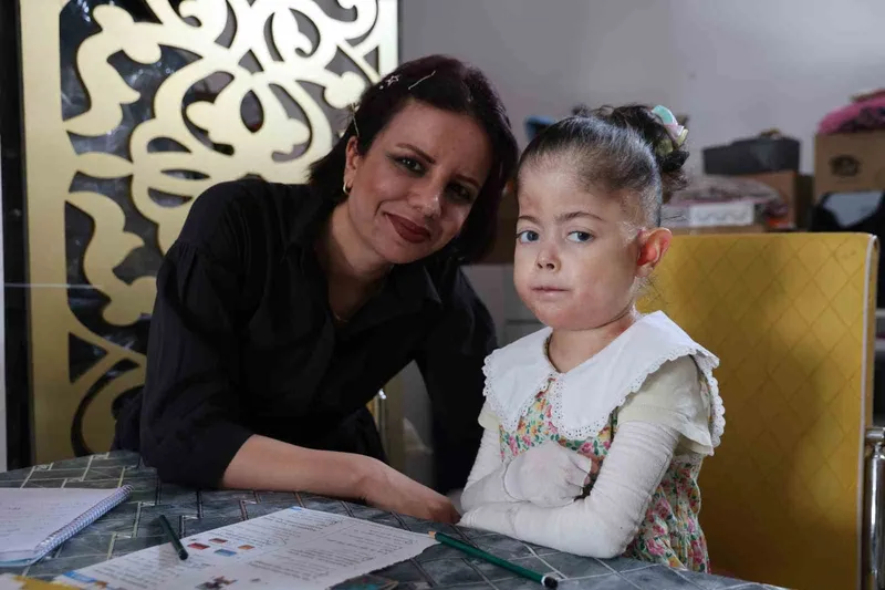 Zorlukları aşan küçük yürek: Fatma’nın okuma sevgisi evde filizleniyor
